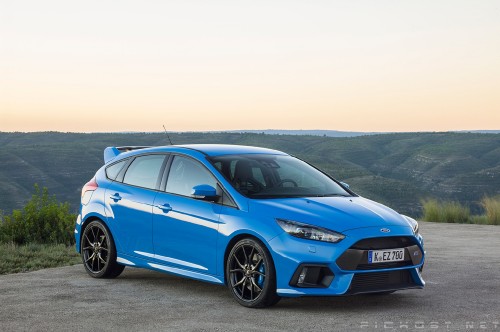 2016 Ford Focus RS front three quarter