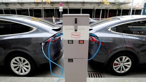 Tesla to lose hundreds of millions of dollars in emission credit sales!

"Fiat owner Stellantis no longer needs to buy credits from Elon Musk’s group to meet CO2 goals"


	Please use the sharing tools found via the share button at the top or side of articles. Copying articles to share with others is a breach of FT.com T&Cs and Copyright Policy. Email licensing@ft.com to buy additional rights. Subscribers may share up to 10 or 20 articles per month using the gift article service. More information can be found at https://www.ft.com/tour.
	https://www.ft.com/content/4f3f523b-529d-410b-aa47-0632c06a083a

	Tesla is set to lose hundreds of millions of dollars this year in payments after carmaker Stellantis ditched plans to buy emission credits from the US group.

In 2019 Fiat Chrysler (FCA) entered a deal to pool with Tesla to pass tough European carbon dioixide rules, agreeing to pay to offset the emissions from its own line-up.

But Stellantis, formed earlier this year by the merger of Fiat Chrysler and PSA, has abandoned the deal as the combination of the two carmakers means they will now comply with the rules, chief executive Carlos Tavares told French magazine Le Point this week.

Richard Palmer, chief financial officer of Stellantis, said on Wednesday that about two-thirds of the €300m allocated by FCA for credit payments went to Tesla in Europe.

That sum “is the type of benefit we will probably get by no longer participating in the pooling agreement with Tesla in Europe”, he told analysts and investors. 

“Clearly, one of the key benefits of the merger for the business is that we are compliant in the extended EU without any need to resort to the use of credits or of pooling arrangements,” he added.

Several regions including China, the US and Europe allow carmakers to meet emissions rules by purchasing “credits” from groups that sell cleaner vehicles.

Selling credits to rivals has been a financial lifeline for Tesla, often accounting for much or all of the group’s profitability, while its core business of selling electric cars struggles to break even.

Tesla made $518m selling credits in the last quarter, while reporting a net profit of $438m. The company made close to $1.6bn selling credits across the world during 2020 alone.

Under European emissions rules, carmakers had to lower the average CO2 output of their fleet to 95 grammes per km by last year, or face heavy fines.


	Please use the sharing tools found via the share button at the top or side of articles. Copying articles to share with others is a breach of FT.com T&Cs and Copyright Policy. Email licensing@ft.com to buy additional rights. Subscribers may share up to 10 or 20 articles per month using the gift article service. More information can be found at https://www.ft.com/tour.
	https://www.ft.com/content/4f3f523b-529d-410b-aa47-0632c06a083a

	One concession allowed to carmakers is the ability to “pool” with cleaner rivals, allowing laggards to meet the rules by paying more environmentally friendly groups to team up.

Ford last year pooled with Volvo Cars, whose hybrids allowed the group to pass its goals, while Volkswagen pooled with the electric brand MG.

PSA passed its CO2 rules last year due to a higher mix of electric and plug-in hybrid models.

While FCA was far behind PSA in electric models, its European sales were modest compared with its larger North American operations.

Palmer was speaking after Stellantis reported its first quarterly results as a merged group, with revenues up 14 per cent to €37bn, due in part to higher overall volumes and despite a worsening impact from the global microchip shortage.

src: FT