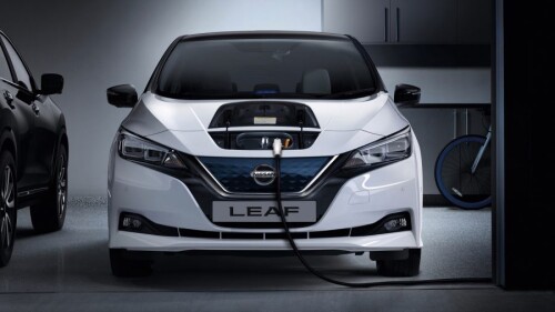 20-nissan-Leaf-charging-private-garage-20tdieurhdpace104.jpg.ximg.l_6_h.smartfac6b15c58440813.jpg