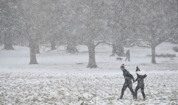 UK weather: Sudden stratospheric warming event 'now likely' - what is it and what does it mean?

This winter parts of the UK have already been hit by freezing temperatures and heavy snow - but a weather event expected to take place in the coming days has sparked fears the country could soon face an icy blast.

A major sudden stratospheric warming (SSW) event is "now likely", according to forecasters - and could bring the return of bitterly cold conditions before spring.

Sky News weather producer Chris England says "sudden stratospheric warmings can lead to colder conditions over parts of the Northern Hemisphere through their interaction with the jet stream".

But he warned these high pressure systems which are formed feeding cold air down from the north and east are not guaranteed.

What is a sudden stratospheric warming event?

SSW describes an event when "rapid warming occurs high up in the stratosphere", according to the Met Office, but it can have consequences in our weather down on the surface in the weeks that follow.

This rapid warming in the stratosphere - between around 10km and 50km above the earth's surface - is so high we don't feel it on the ground.

The event follows a weakening of winds in what's called the stratospheric polar vortex, high over the Arctic.

"The cold air then descends very rapidly in the polar vortex and this causes the temperature in the stratosphere to rise very rapidly, as much as 50C over only a few days; hence the term sudden stratospheric warming," the Met Office says.

This event can impact the shape of the jet stream as the cold air sinks - sometimes leading to a long spell of dry, cold weather across the UK and northern Europe.

.......
https://uk.yahoo.com/news/uk-weather-sudden-stratospheric-warming-114400860.html