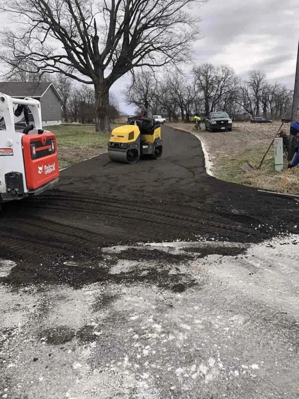 Illinois Paving is a family owned and operated business handling safe and efficient paving projects throughout Springfield and the surrounding areas.For more detailed information about Asphalt Paving Jacksonville visit here https://www.ilpaving.com/