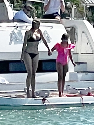 Ivanka-Trump-Bikini-Family-Boat-SplashNews-vertical.jpg98739d84c4070018.webp