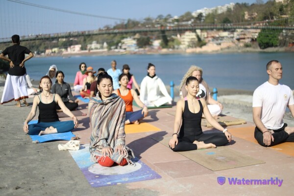 Yoga-Vidya-Teacher-trainingb77235205bfbd17f.jpg